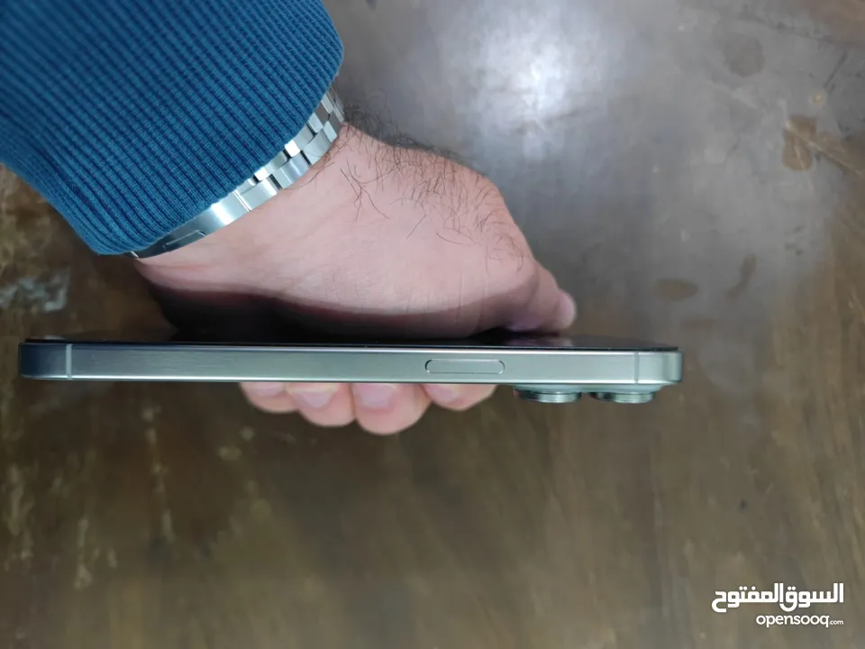 iPhone 15 pro max titanium 256