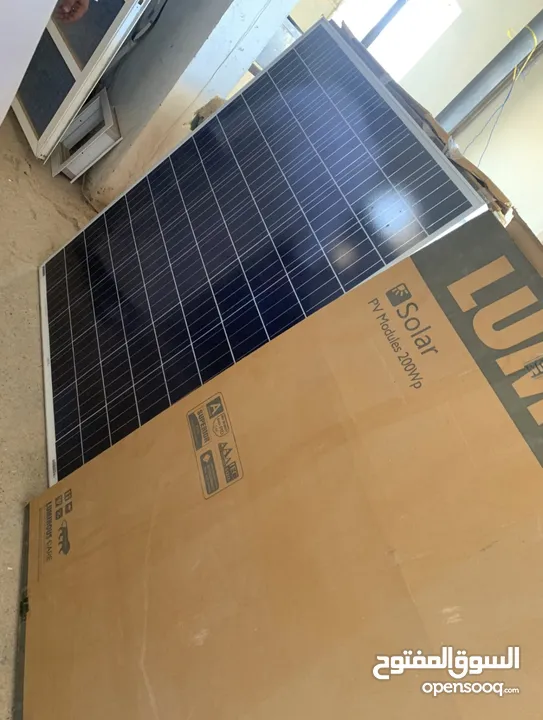 ألواح شمسية وإضاءة متنوعة ومنظم طاقة شمسية solar light and controller + solar panel