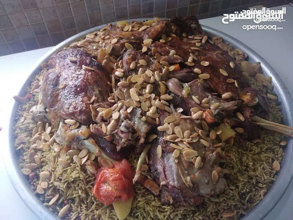 شيف طباخ شرقي وغربي وسلطات ابحث عن عمل خبره في الاكل العربي والسلطات خبره في الفندق وشركه