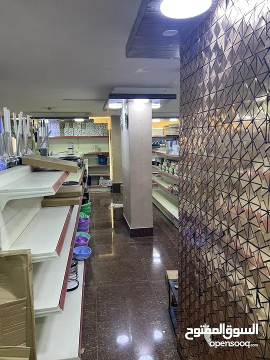 محل أدوات منزلية طابقين للبيع بمساحة 407 متر