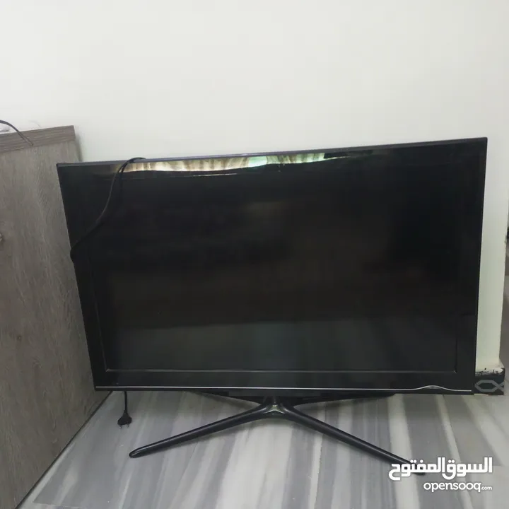 شاشه للبيع بدها سمعات ومحروق نصها