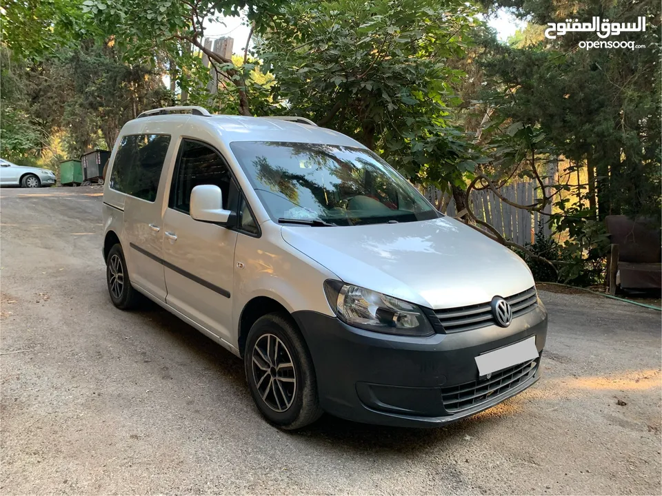 Caddy شصي قصير 1600 ديزل جير عادي ب الورقه اغلبها دهان شركة