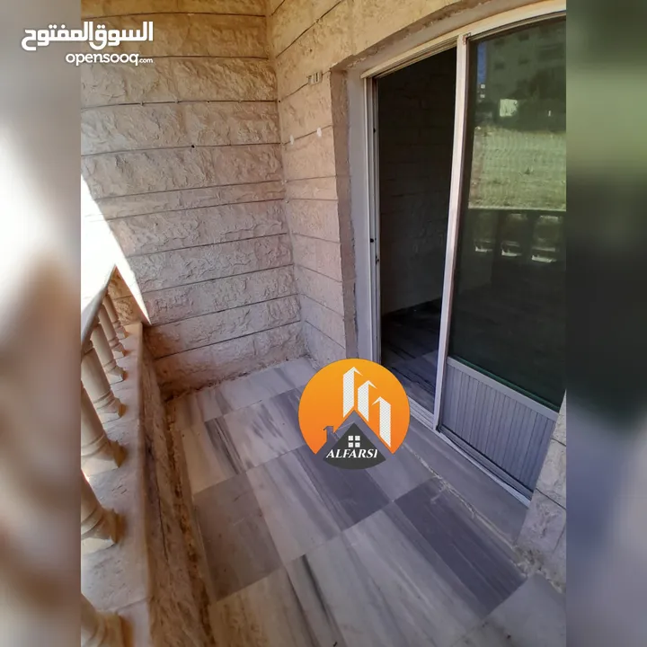 شقة طابق اول مع بلكونة ومصعد للإيجار في افضل وارقى المواقع في ضاحية الاقصى واسعة