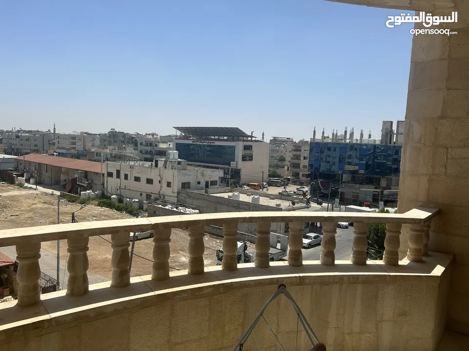 للبيع من المالك بسبب السفر. شقة مفروشة بالكامل. استخدام محدود