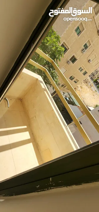 173م في ضاحية رشيد قريب الكلية من المالك  مع مطبخ حديث