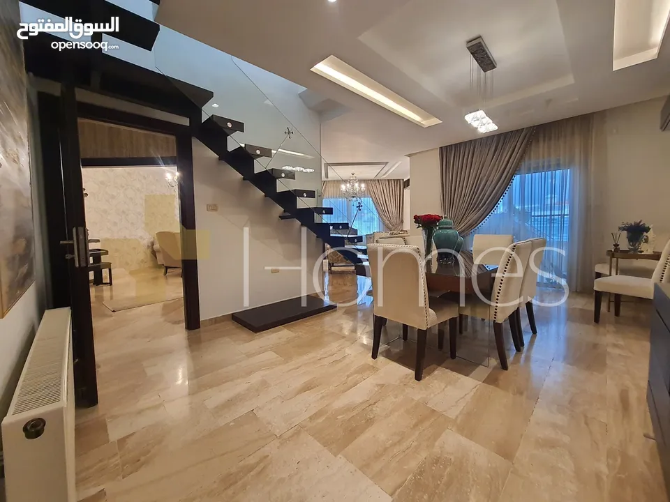 شقة اخير مع روف دوبلكس للبيع في قرية النخيل بمساحة اجمالية 299م