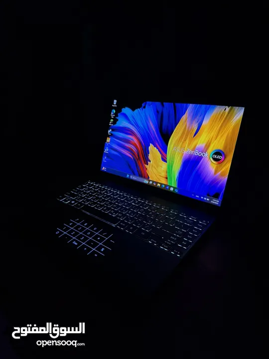 اللابتوب الفخم ال Zenbook شاشه OLED حديث