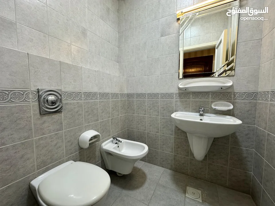 شقة غير مفروشة للإيجار في عبدون ( Property 43360 )-175050340