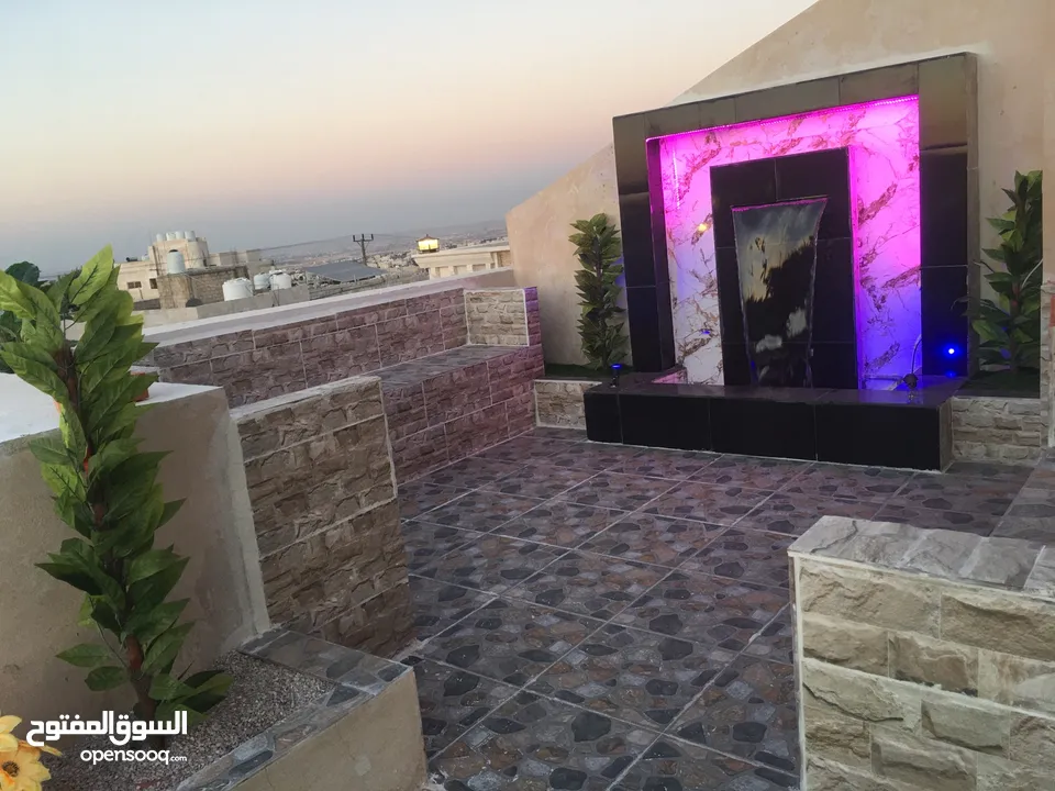 بيت شبه فيلا متلاصقه للبيع