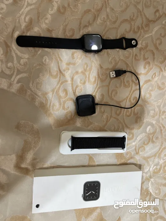 ساعة للبيع  لميس