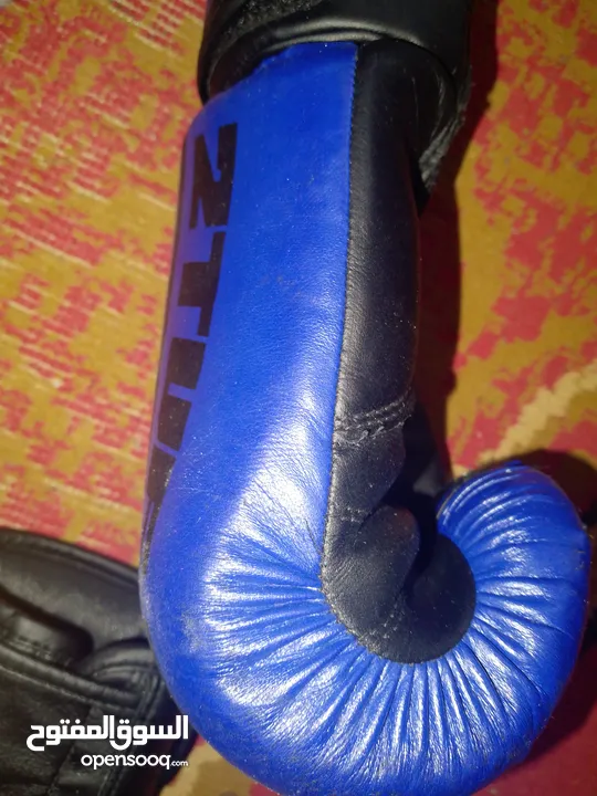 قفازات ملاكمة للبيع مستعملة سنة فقط