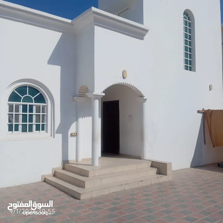 منزل للايجار home for rent العامرات /الخامسة بالقرب من المركز الصحي