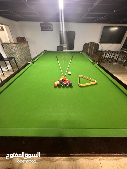 طاولة بلياردو