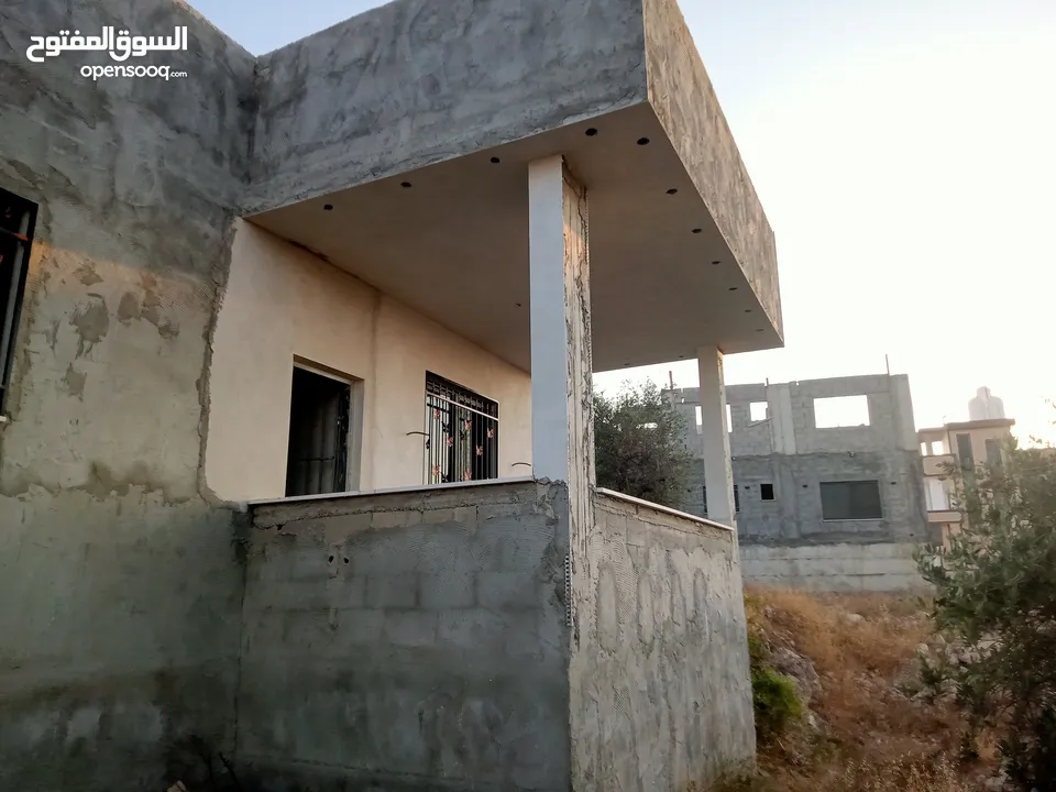 بيت مستقل وارض