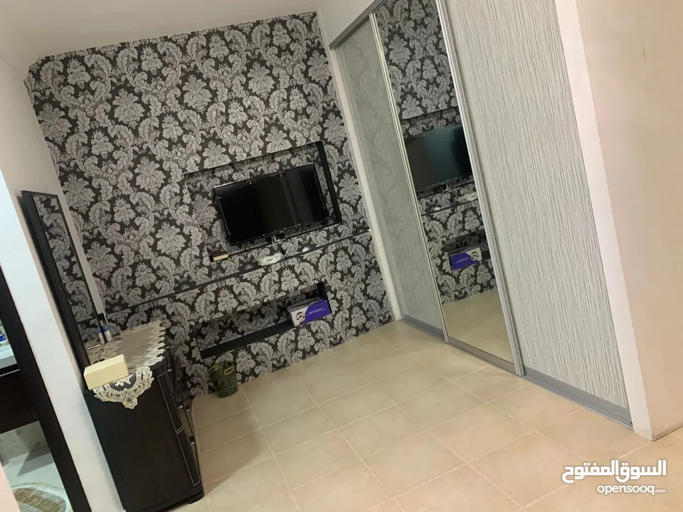 شقه فاخر للبيع بداعي سفر داخلي 115 + ترس خارجي 30 متر