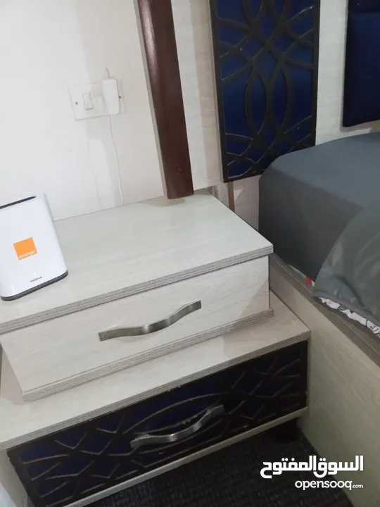 غرفة نوم تفصيل بحالة ممتازة جدا للبيع بداعي السفر بسعر ممتاز لقطة
