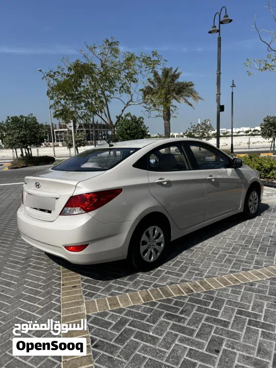 للبيع سيارة هونداي أكسنت