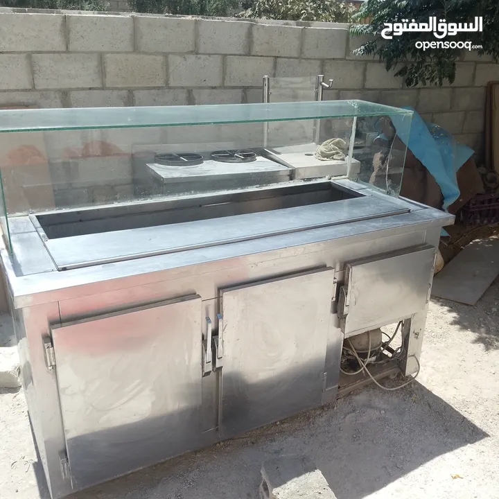 عدة مطعم شعبي