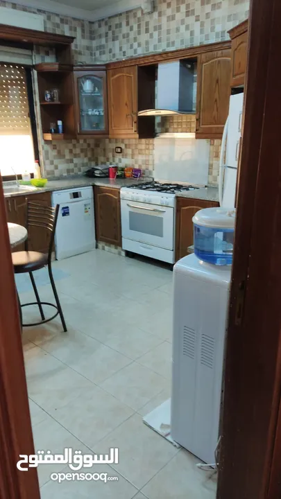شقة مفروشة للإيجار في شميساني 3 نوم 750