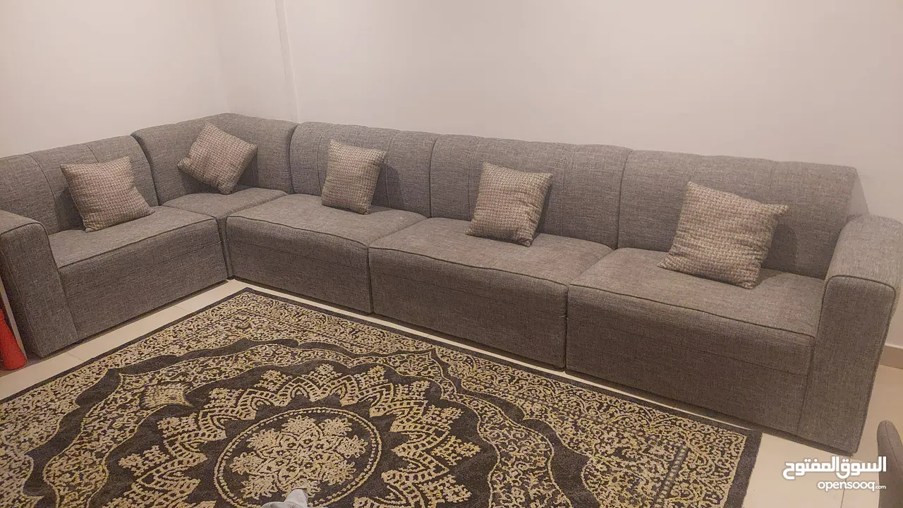5 seater sofa with cushions