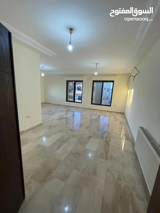 شقة سوبر ديلوكس 200 م في اجمل مناطق ضاحية الامير راشد للايجار