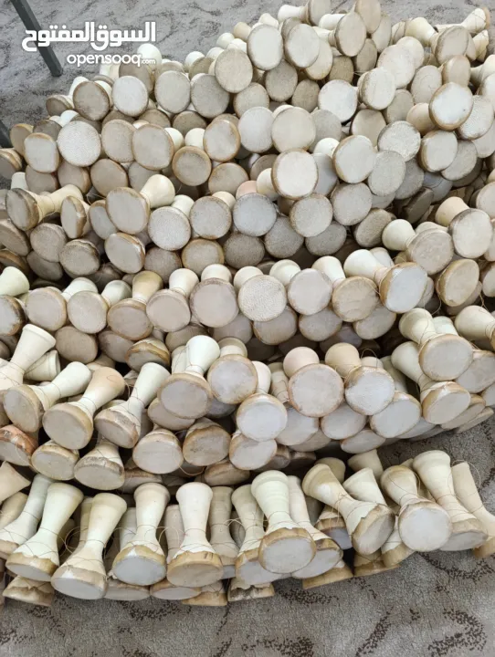 مجموعة متنوعة من الالات الموسيقية من الجلد الطبيعي وشغل يدوي 100%