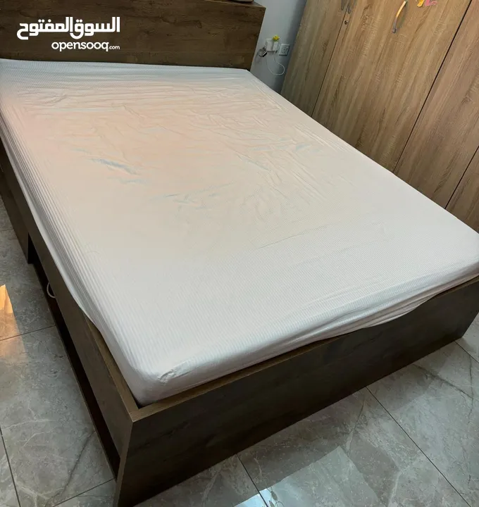 Bed 200 x 160 with Mattress