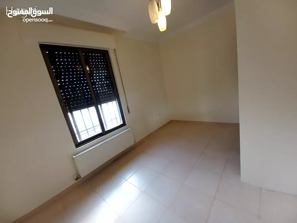 شقه مميزه مع روف للبيع بسعر مميز  ( Property ID : 30832 )