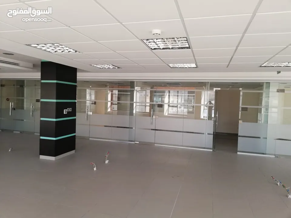 مكتب مميزة في شارع الجاردنز للبيع