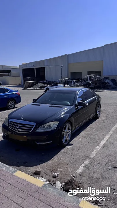 للبيع مرسدس s550 تواصل على رقم فقط الموتر موجود ف نزوى