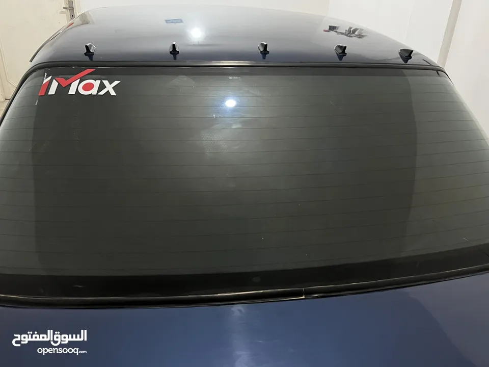 كيا سيفيا لون ازرق ميتالك نظيفه مع جنط 15 مميز كاوشوك وكاله غرفه نطيفه بطاريه جديده لسى كفالتها معها