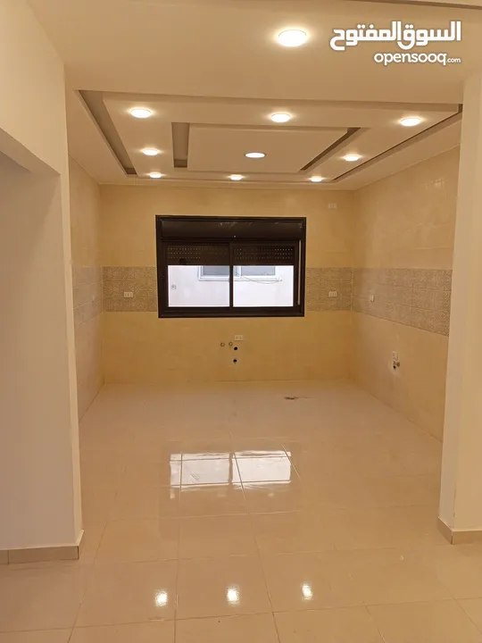 شقة للبيع في الزرقاء الجديده من المالك مباشرة((إسكان ابوعبيد)) طابق آول بسعر منخفض لمدة محدودة