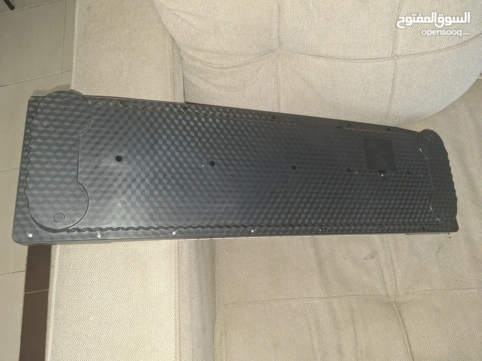 اوركن Mles ( Miles Elcotronic keyboar)  مستخدم  مع الكرتونة بحالة ممتازة للبيع