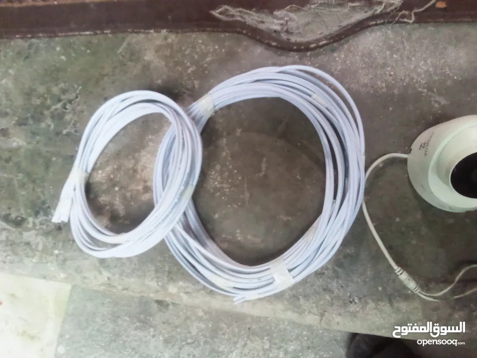 متاح 3 كاميرات مراقبة مستعملات بحالة ممتازة جدا معهم وصلات أو محولات او ديفي آر للبيع اقرء الوصف