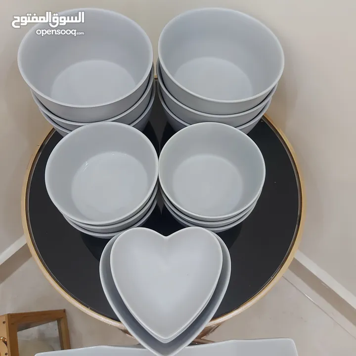 طقم صحون وزبادي وكاسات