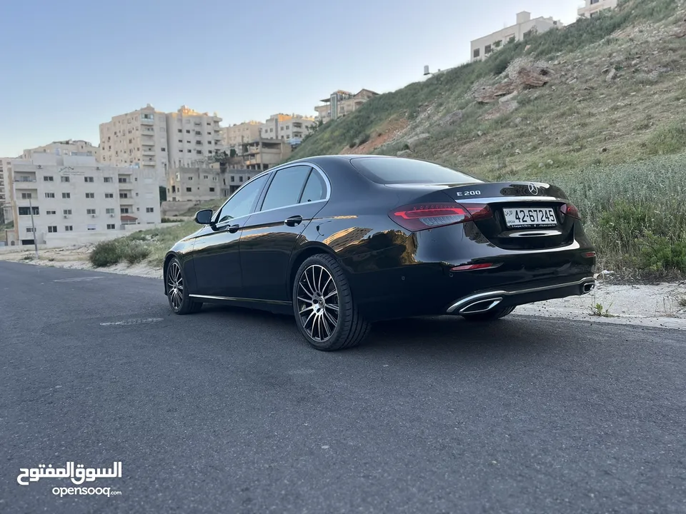 مرسيدس E200 افنجارد موديل 2021 لون اسود وارد وصيانه الوكاله فحص كامل فل كامل مع فتحه