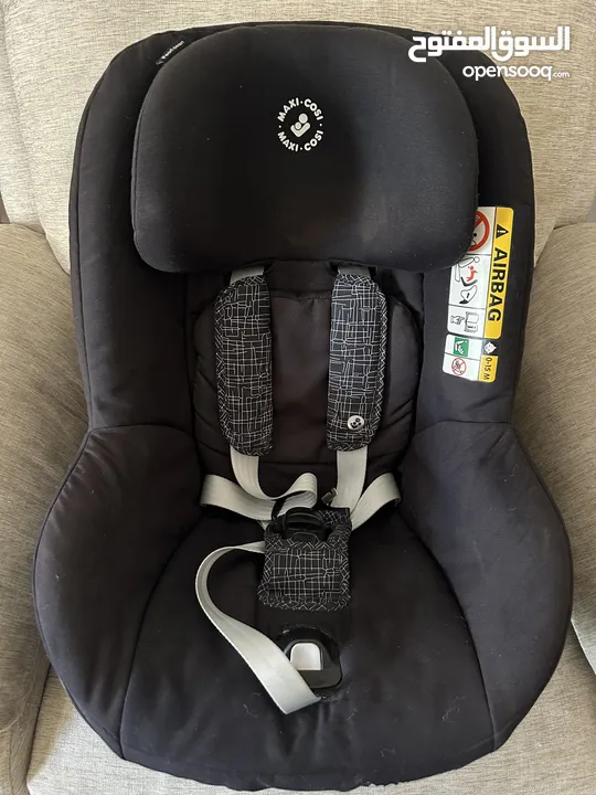 Maxi-cosi pearl smart car seat from 0-4 years age.