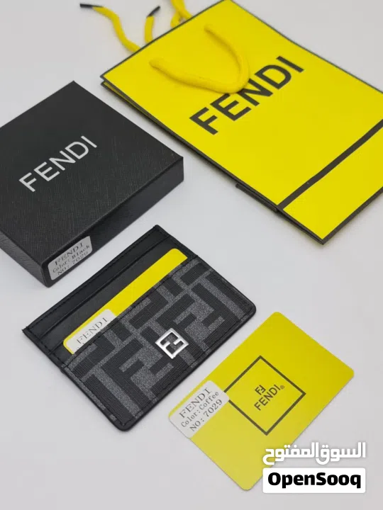 بوك كارتير كارد هولدر محفضه من ماركة كارتير وديور ماستر كوالتي جوده عاليه جدا مع جميع المرفقات.