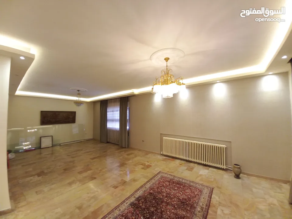 شقة غير مفروشة للإيجار 400م2 ( Property 16683 )-175107241