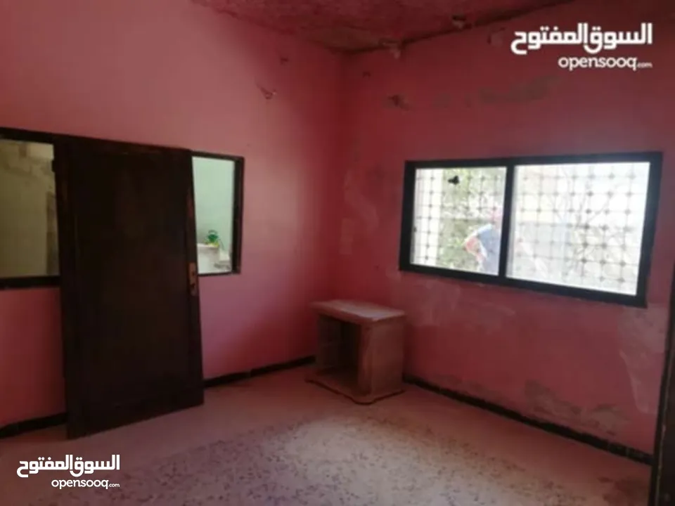 بيت مستقل 156م على قطعة أرض مفروزة (4 حدايد) 710م للبيع في ارحابا/اربد