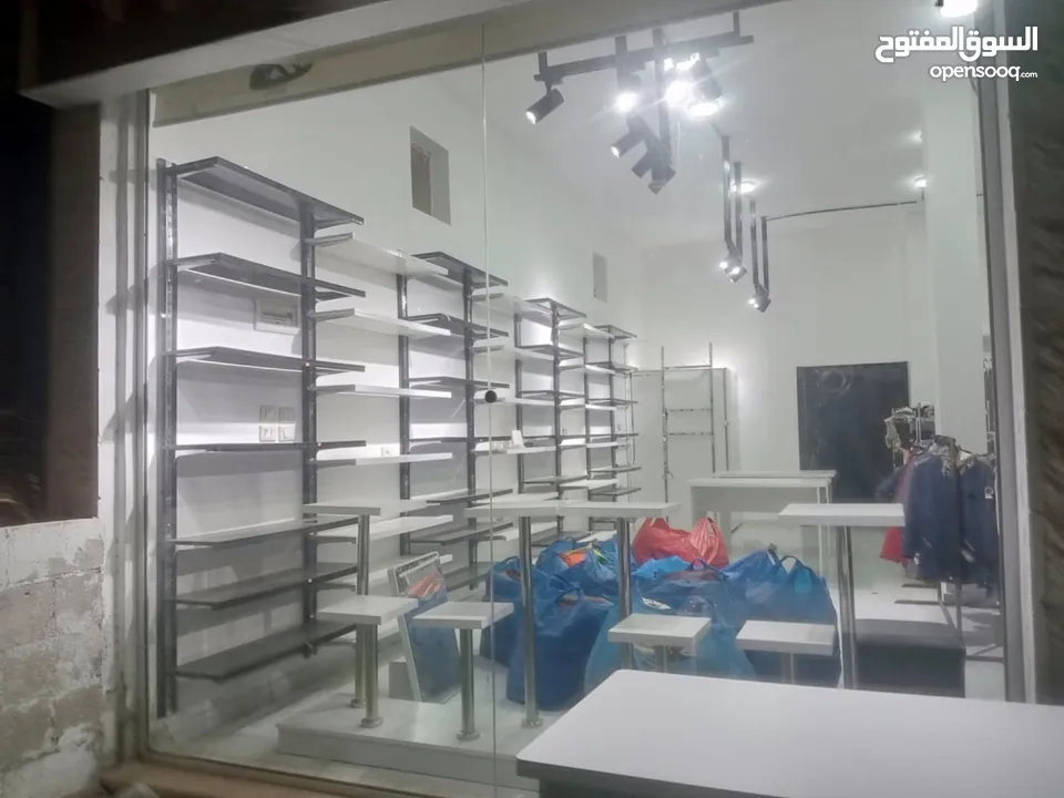 ديكور جاهز لمحل ألبسة أو حقائب بتصميم راقي وجاهزية كاملة!