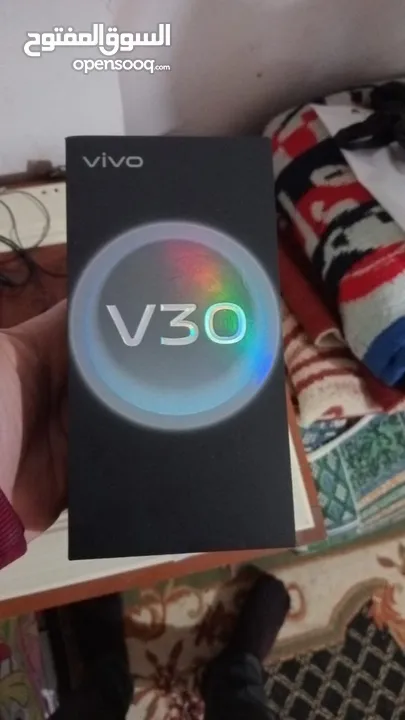 vivo  v30 5g.  256 ram 12