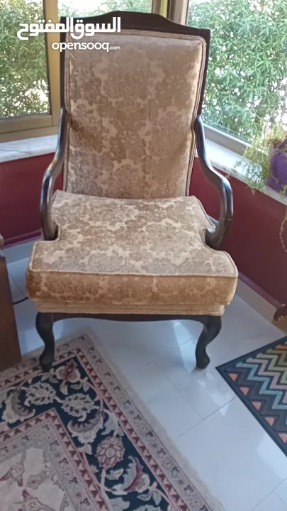 كرسي جديد التنجيد لغرفه الجلوس