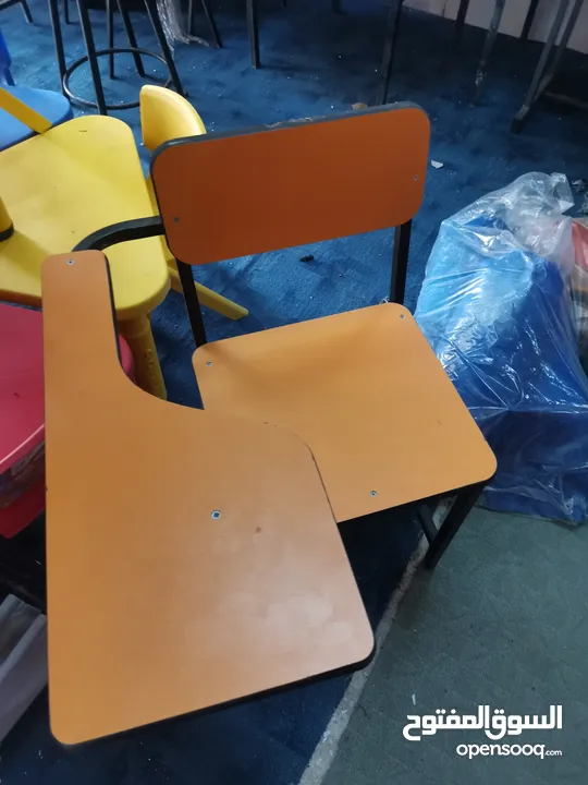 شروة كراسي محاضرات مستعمل