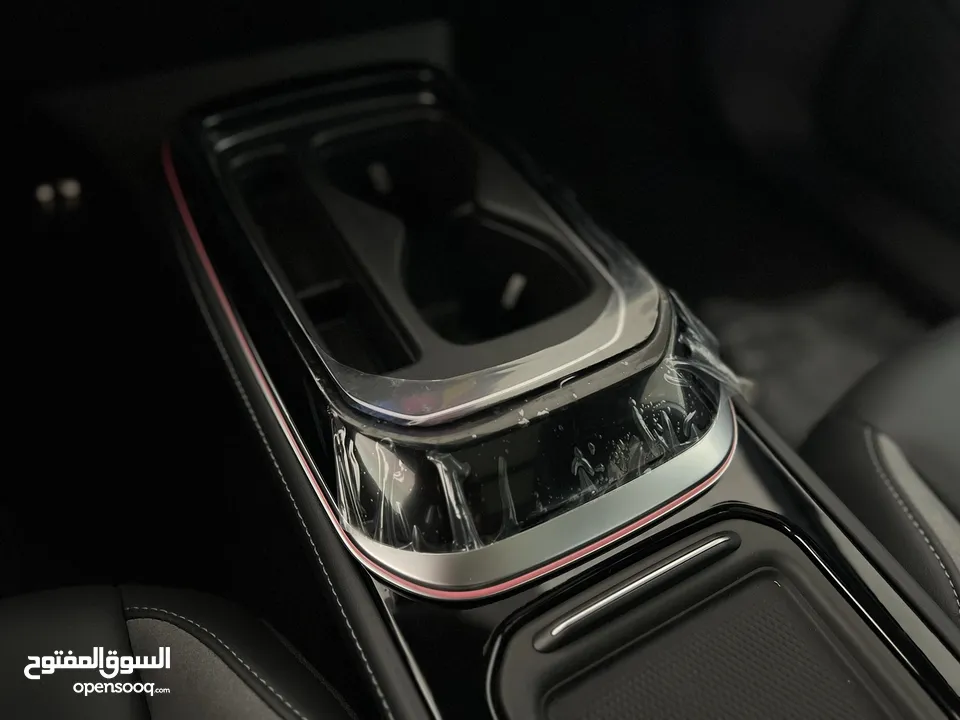 VW ID4 CROZZ PRO 2024 PIANO BLACK أبيضّ لؤلؤي