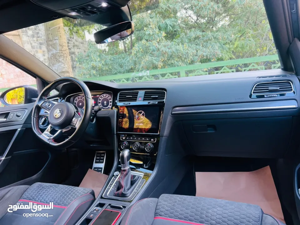 فولكسفاغن جولف GTI