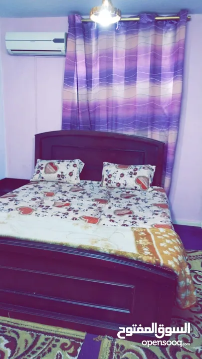 شقه مفروشة اربد شارع الجامعه للايجار اليومي والاسبوعي سوبر ديلوكس وفاخره جدا قريبه من جميع الخدمات.