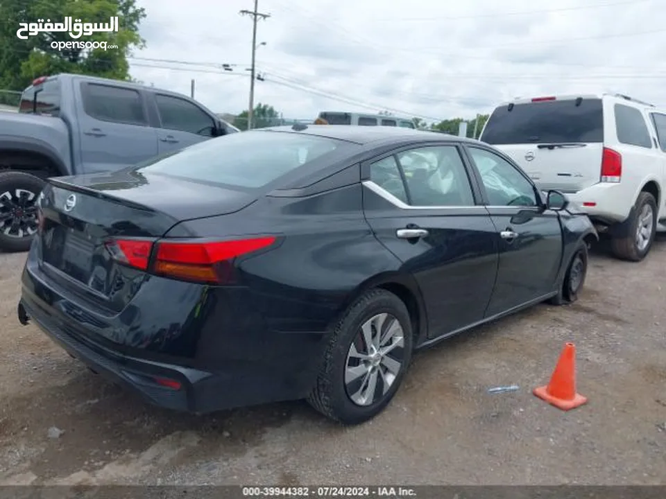 Nissan Altima Model 2020 Black color inside Black