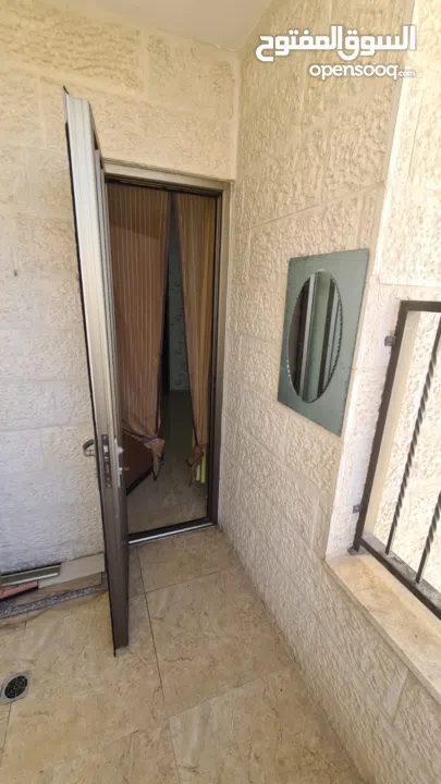 شقة غير مفروشة للايجار بجانب عسل وبصل بين الماصيون وام الشرايط