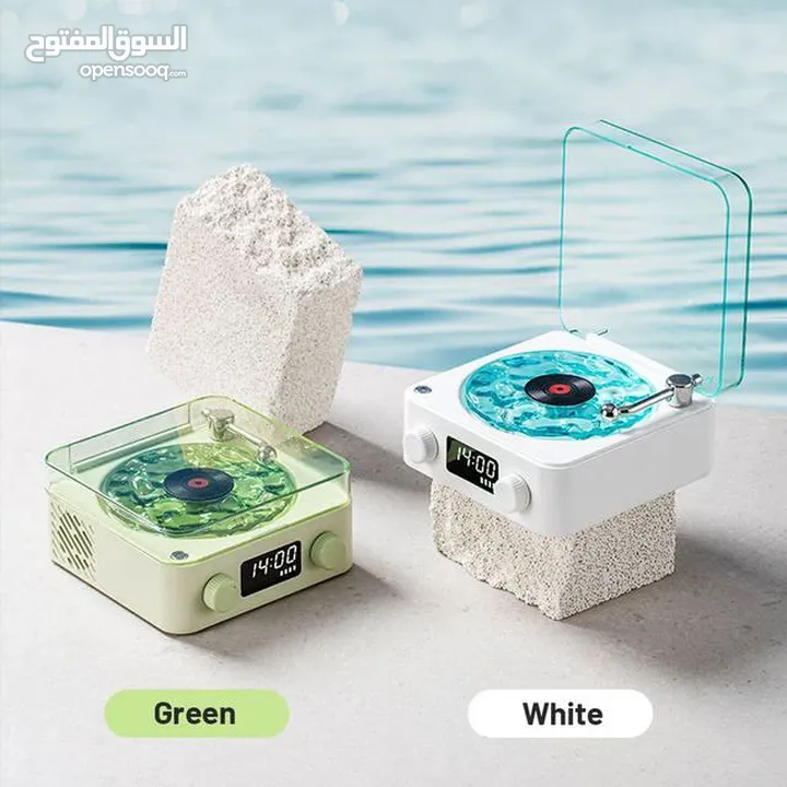 مكبر صوت مع اضاءة محيطية ولا أروع من هيك سماعة...